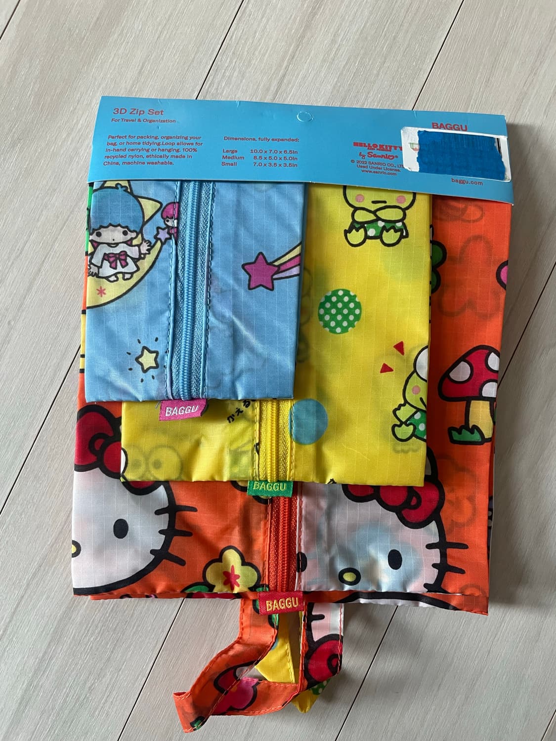 BAGGU 헬로키티 3D 지퍼 파우치 세트  상품이미지2