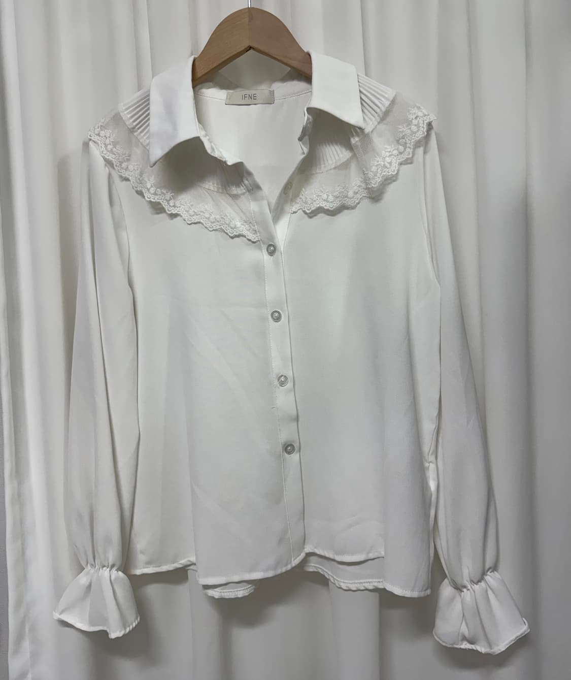 IFNE 화이트 레이스 프릴 블라우스 상품이미지3