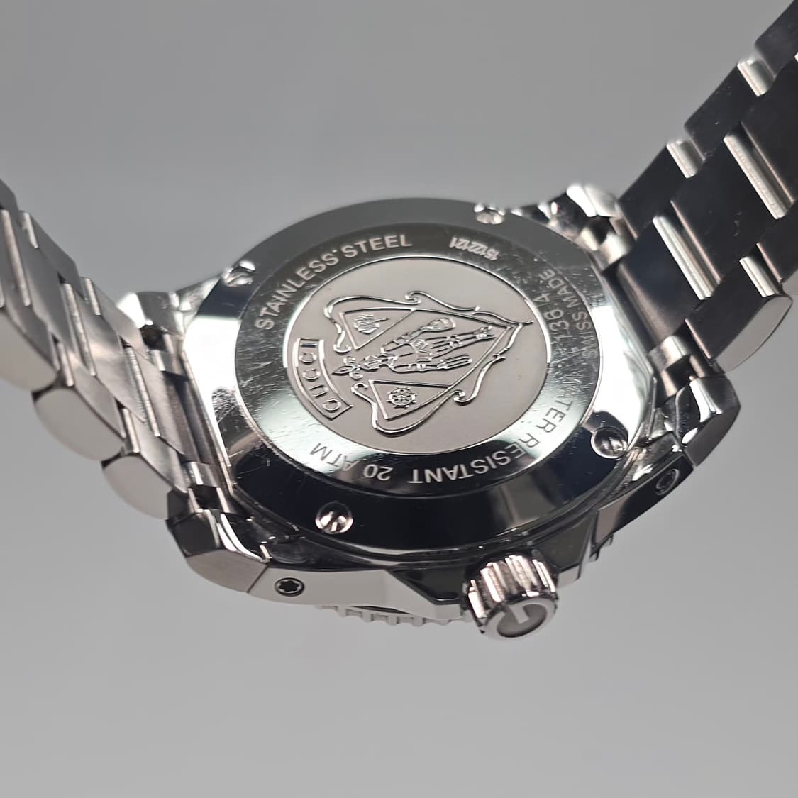 구찌 화이트 스틸 쿼츠 DIVE 다이브 여성 시계 상품이미지8