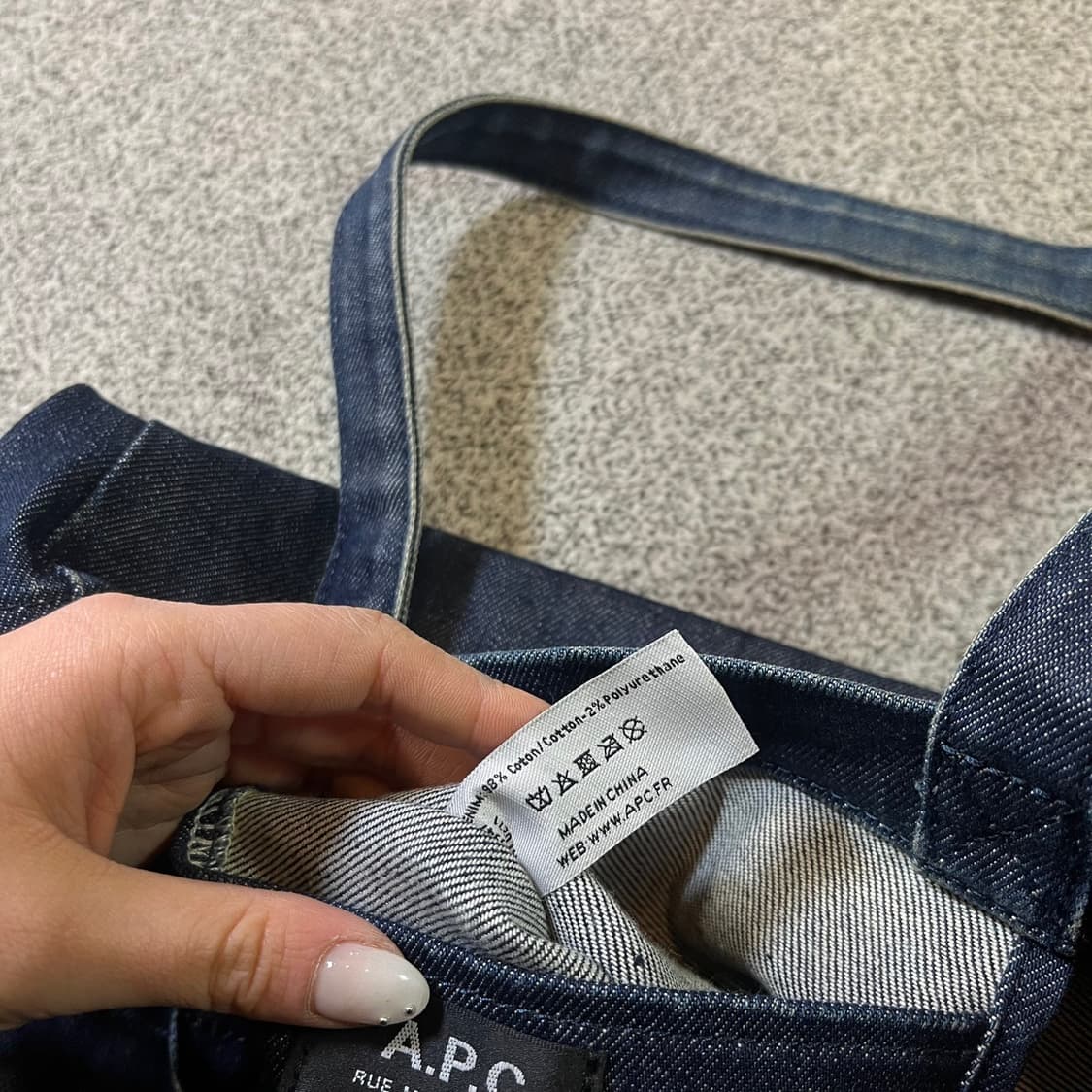 A.P.C. 아페쎄 빅로고 데님 토트백 상품이미지6