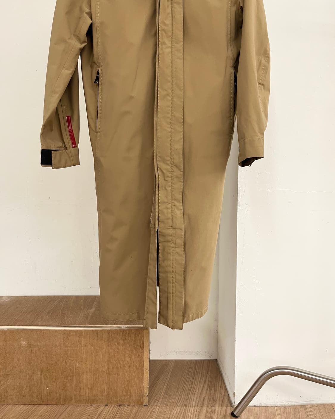 프라다 카멜 테크니컬 트렌치 코트 상품이미지5