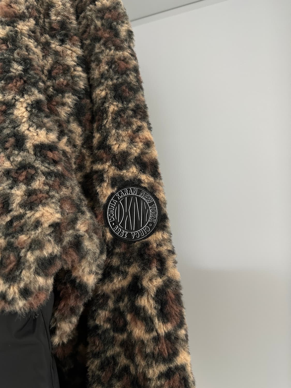 [DKNY] 여성 레오파드 하프집업 상품이미지6