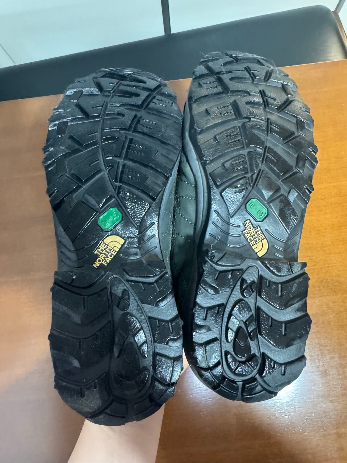 노스페이스 고어택스 여성용 하이킹화 240mm 상품이미지6