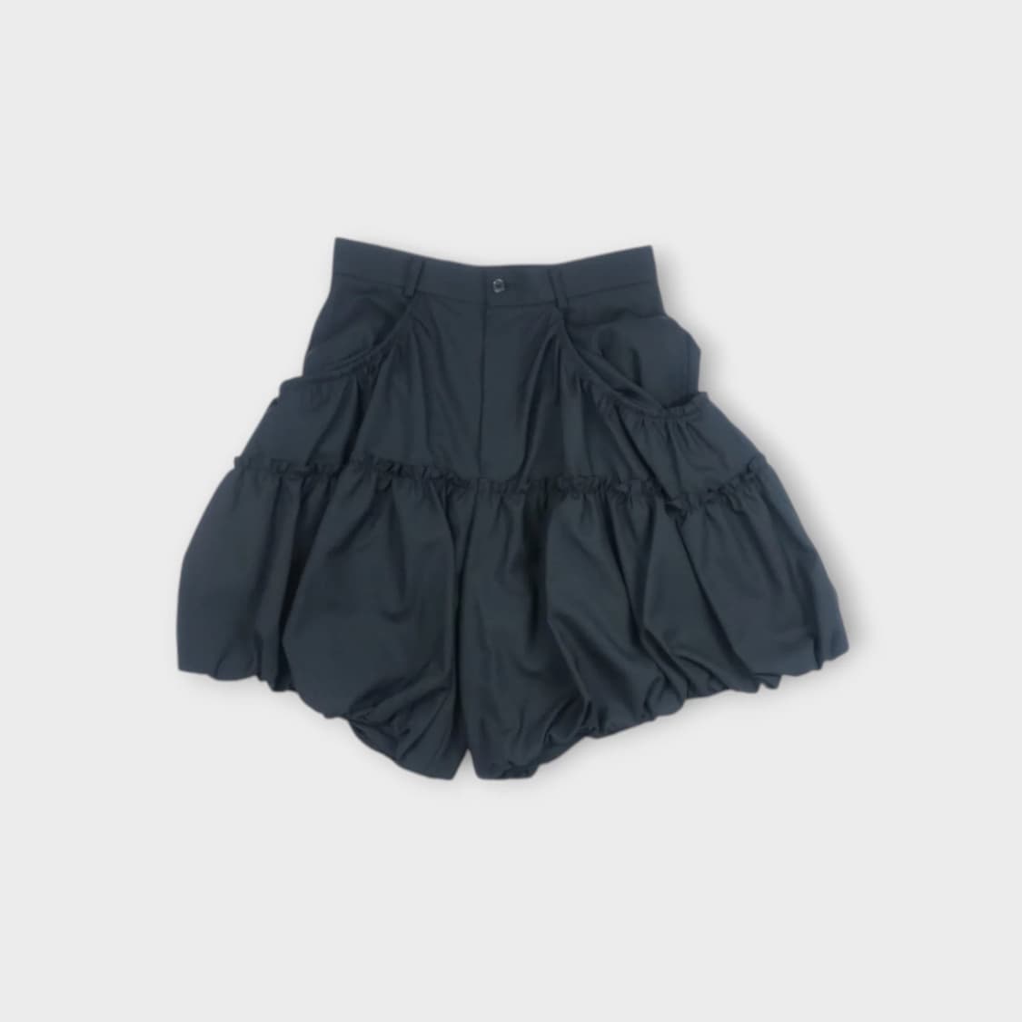 Noir Kei Ninomiya 2025ss 프릴 벌룬 쇼츠 블랙 상품이미지1