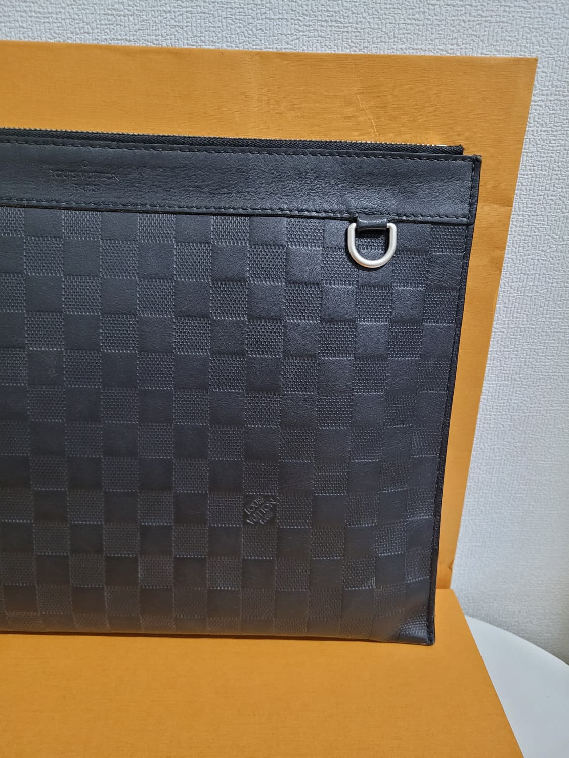 루이비통 포쉐트 다미에 인피니 디스커버리 클러치 상품이미지2