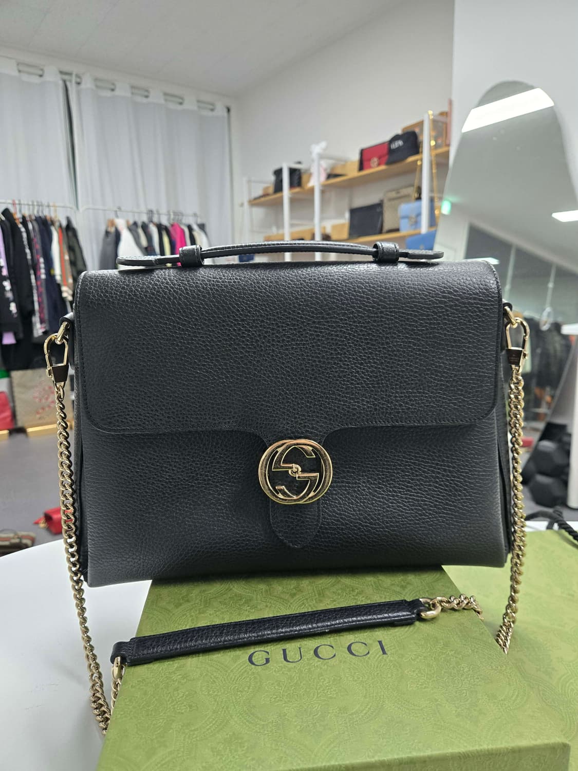 [40%할인] 구찌 인터로킹 탑핸들 라지백 상품이미지1