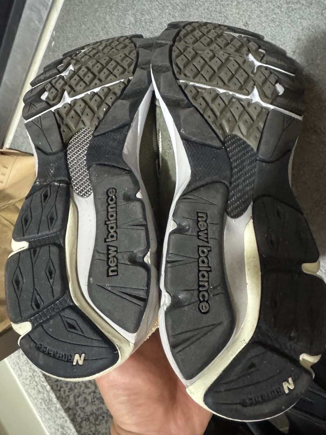 뉴발란스 990v3 메이드인USA 올리브 280 상품이미지3