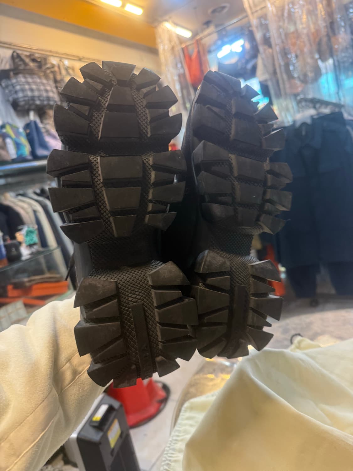 8/270 정품 프라다 클라우드 버스터 썬더 스니커즈 팝니다 상품이미지7