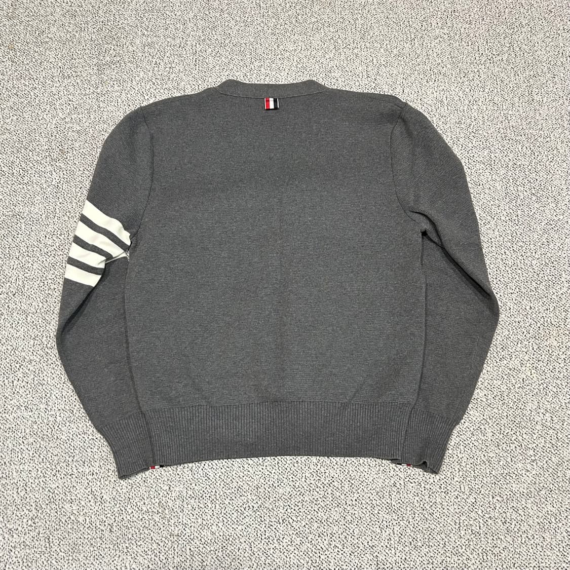 톰브라운 가디건 상품이미지2