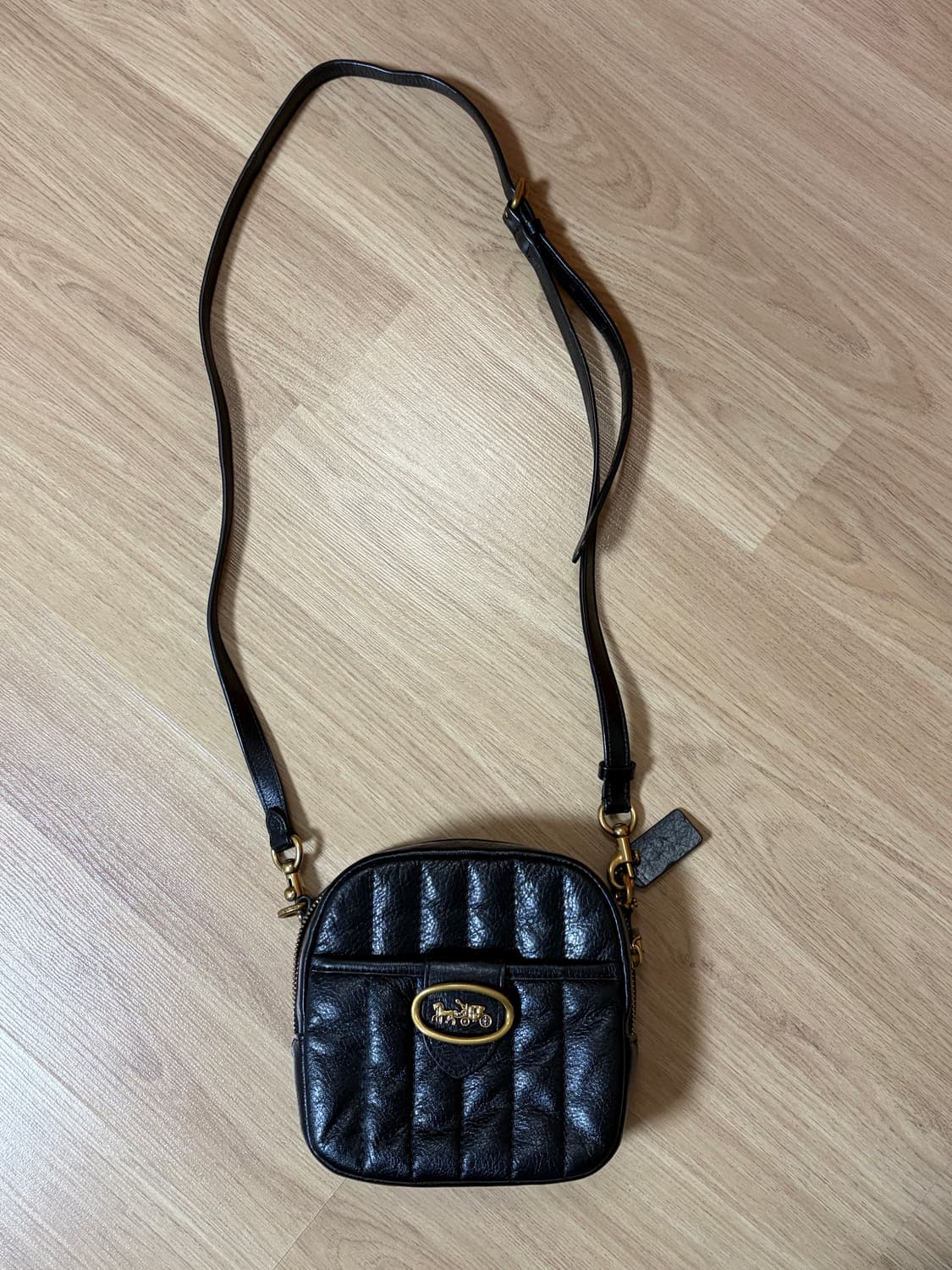 코치 크로스백 검정 상품이미지2