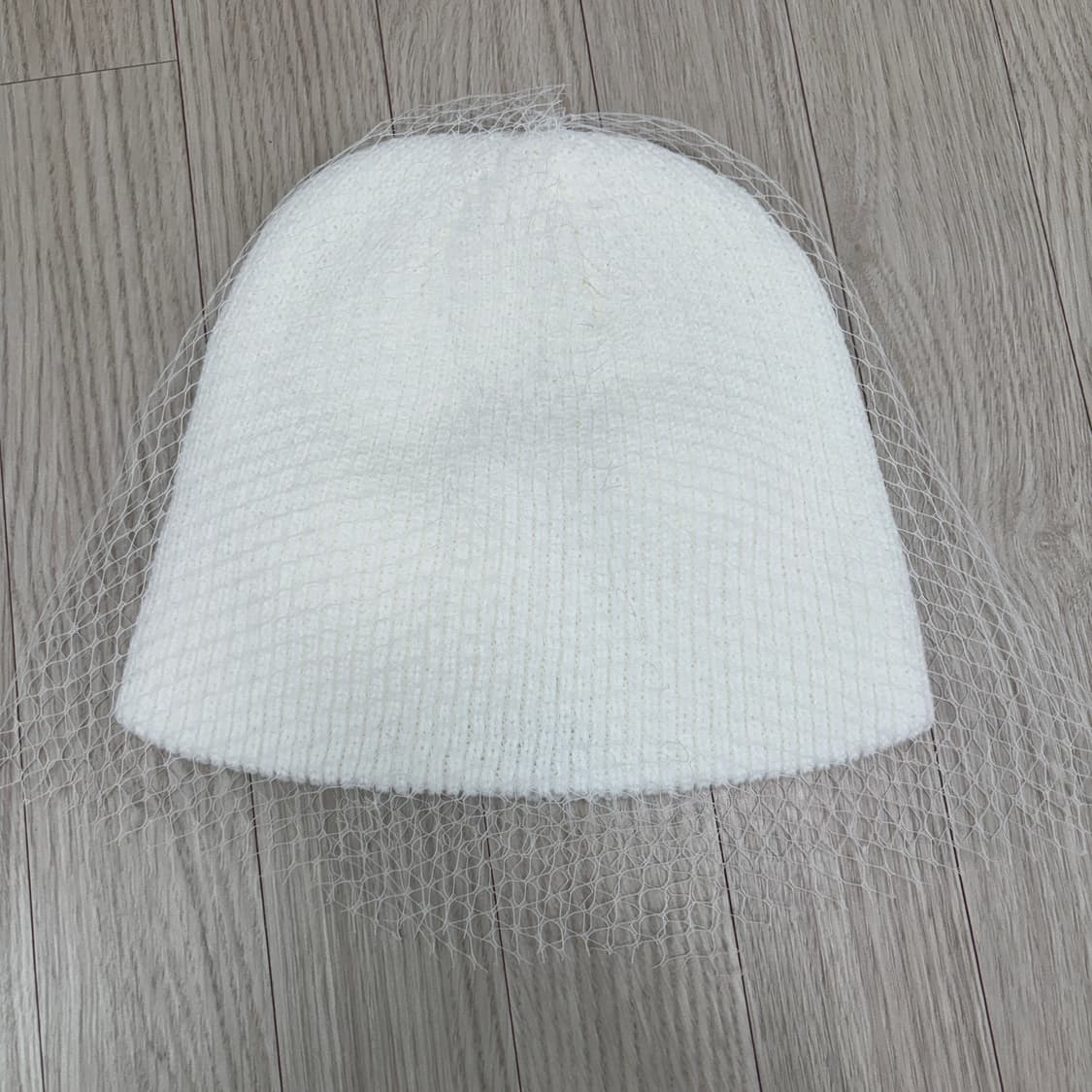 [새상품] TOH 티오에이치 로즈 베일 비니 화이트 상품이미지4