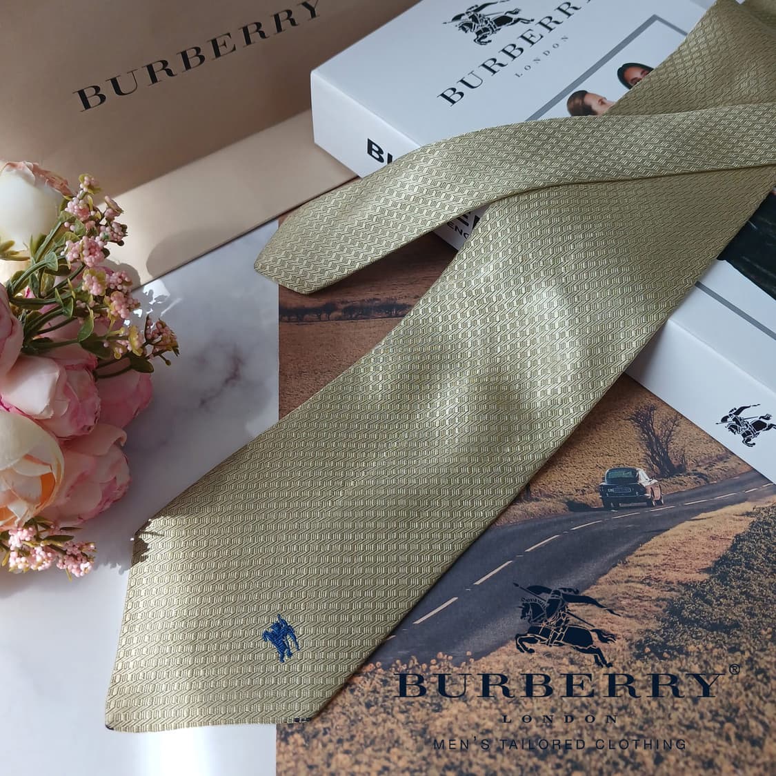 버버리 실크 옐로우 텍스처 패턴 넥타이 9.2cm B등급 E792
 상품이미지1