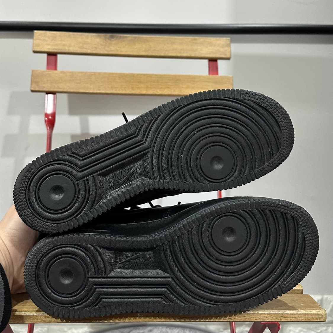 270) 나이키 운동화 남성 남자 신발 에어포스1 미드 올블랙 상품이미지6