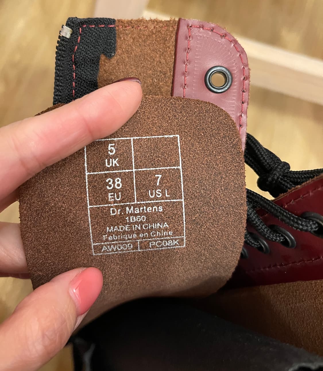새상품✨ 닥터마틴 1B60 버건디 20홀 롱부츠 UK5 상품이미지6
