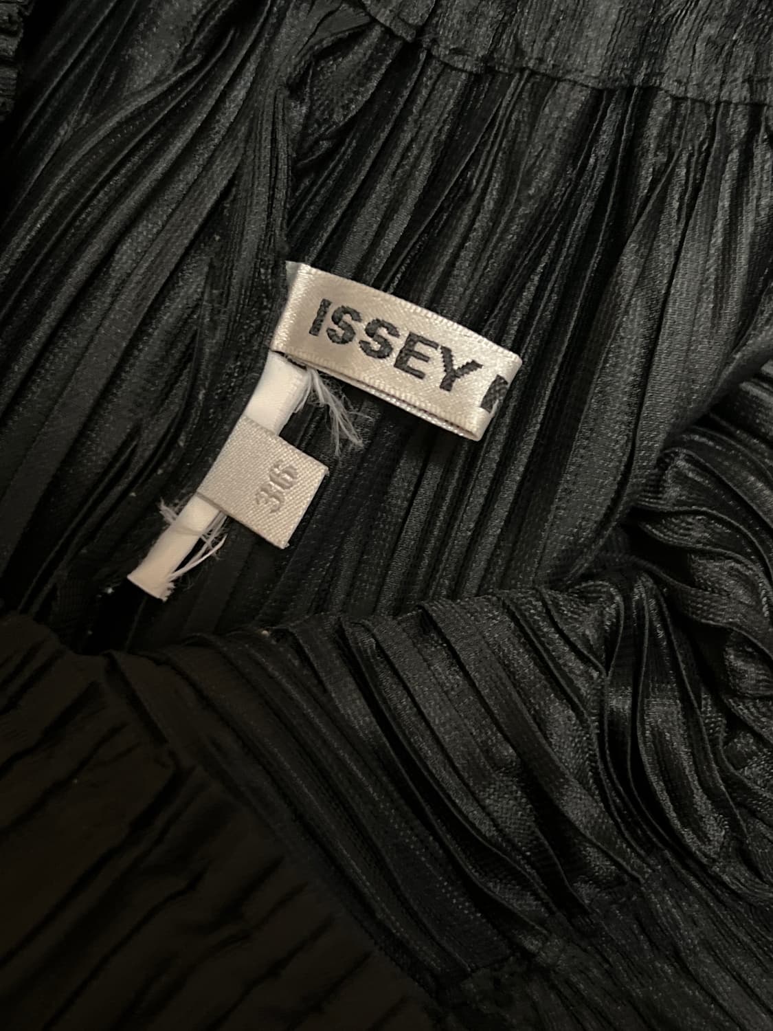 이세이미야케 블랙 플리츠 팬츠 36 상품이미지3