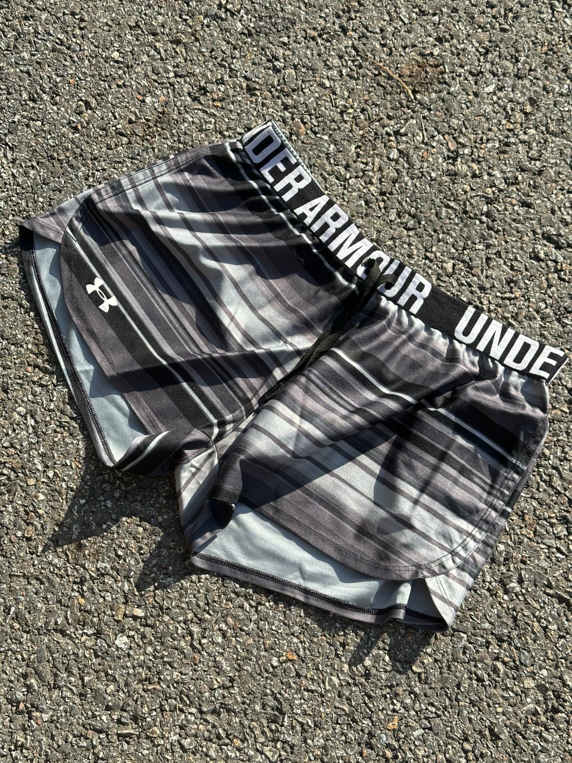 [M] 언더아머 여성 모노톤 스트라이프 러닝 쇼츠 반바지 상품이미지4