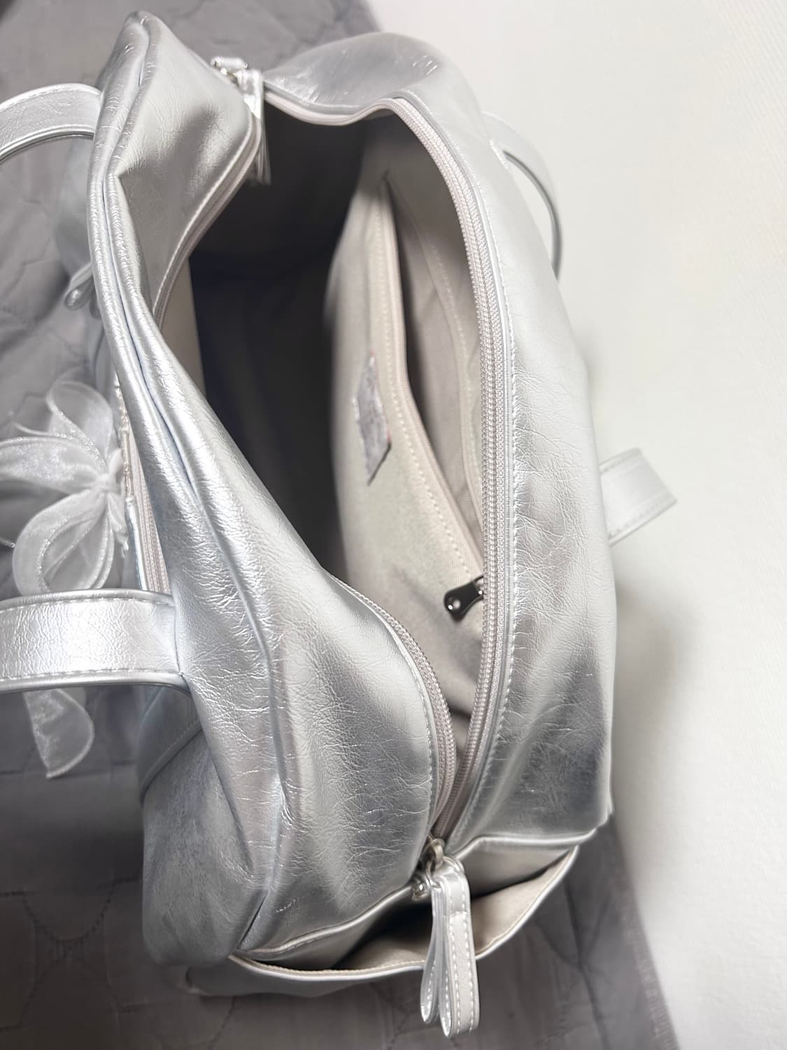 오부니 가방 데일리 리본 짐백 실버백 숄더백 ovuni 상품이미지3