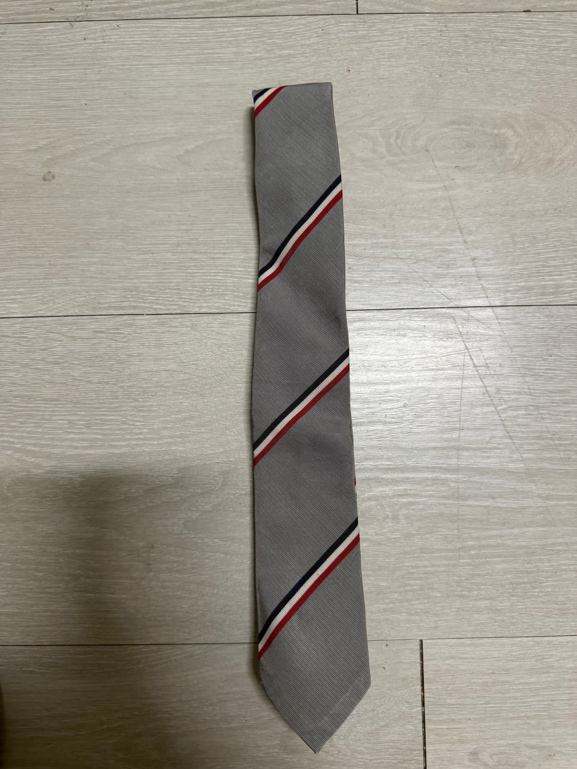 톰브라운 그레이 삼선 타이 넥타이 팝니다 상품이미지1