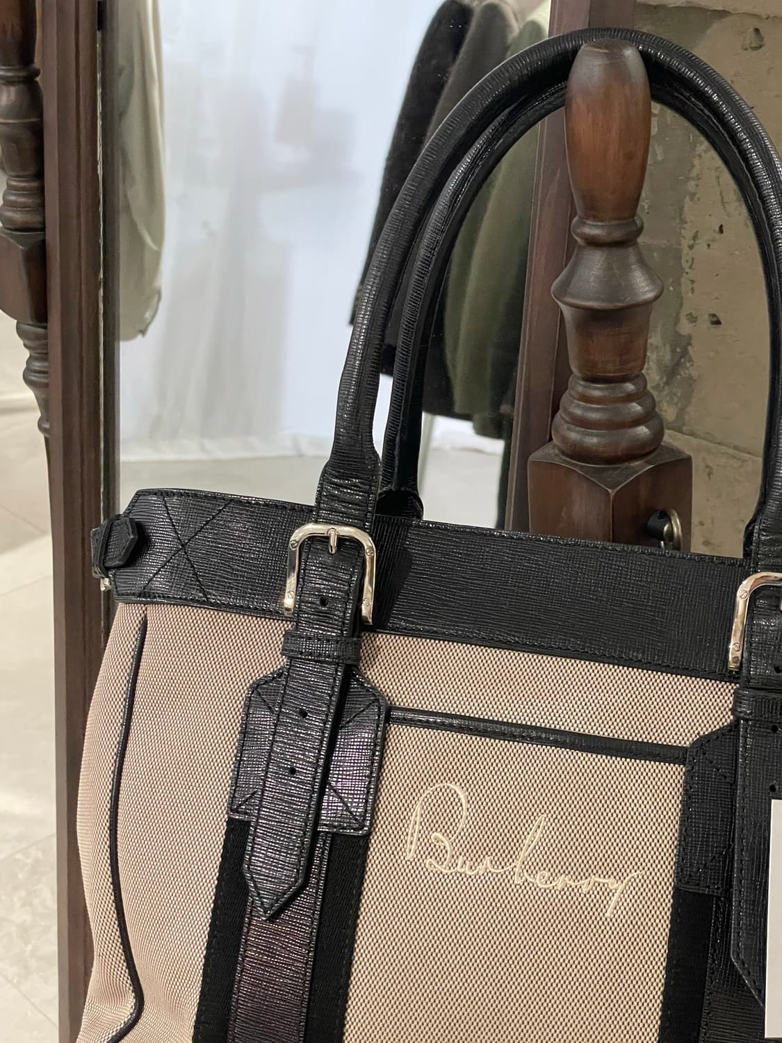 [정품/빈티지] 버버리(Burberry) 자수 로고 캔버스 레더 토트백 상품이미지2