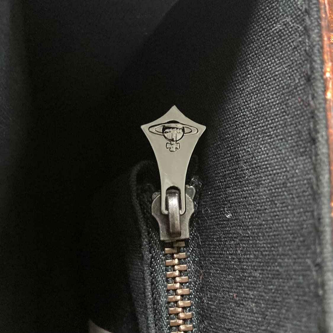 비비안웨스트우드 홀로그램 그런지 숄더백 상품이미지4