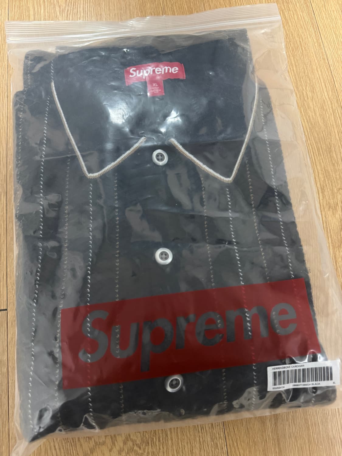 새상품 슈프림 헤링본 가디건 블랙 XL 상품이미지1
