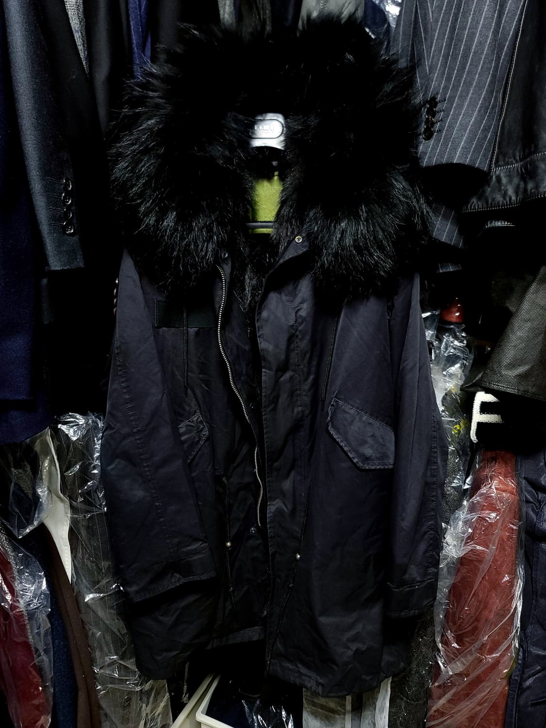 미스터앤미세스퍼 풀바디 블랙 폭스퍼 야상 점퍼 100-105 L 상품이미지6