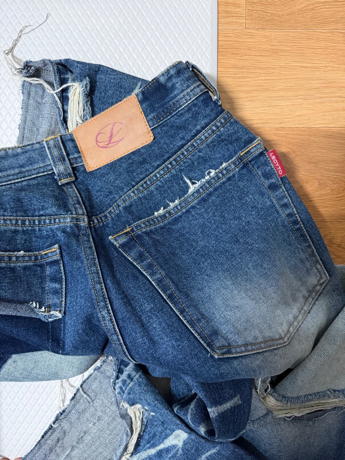 [M] 레씨토 캣 워싱 플레어 데님 팬츠 상품이미지4