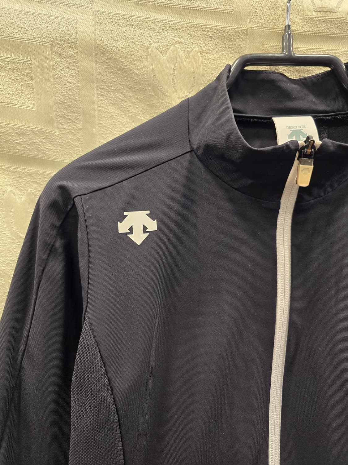 데상트 스위스 트라이애슬론 냉감 집업 자켓 85(S) 상품이미지4