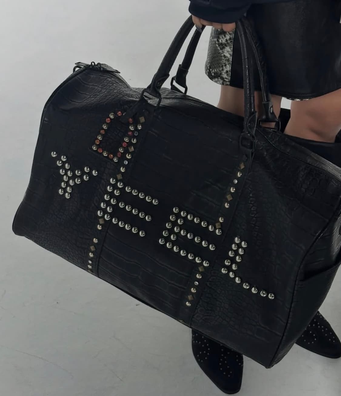 Yeel 크로코 스터드 보스턴백 Black 상품이미지4