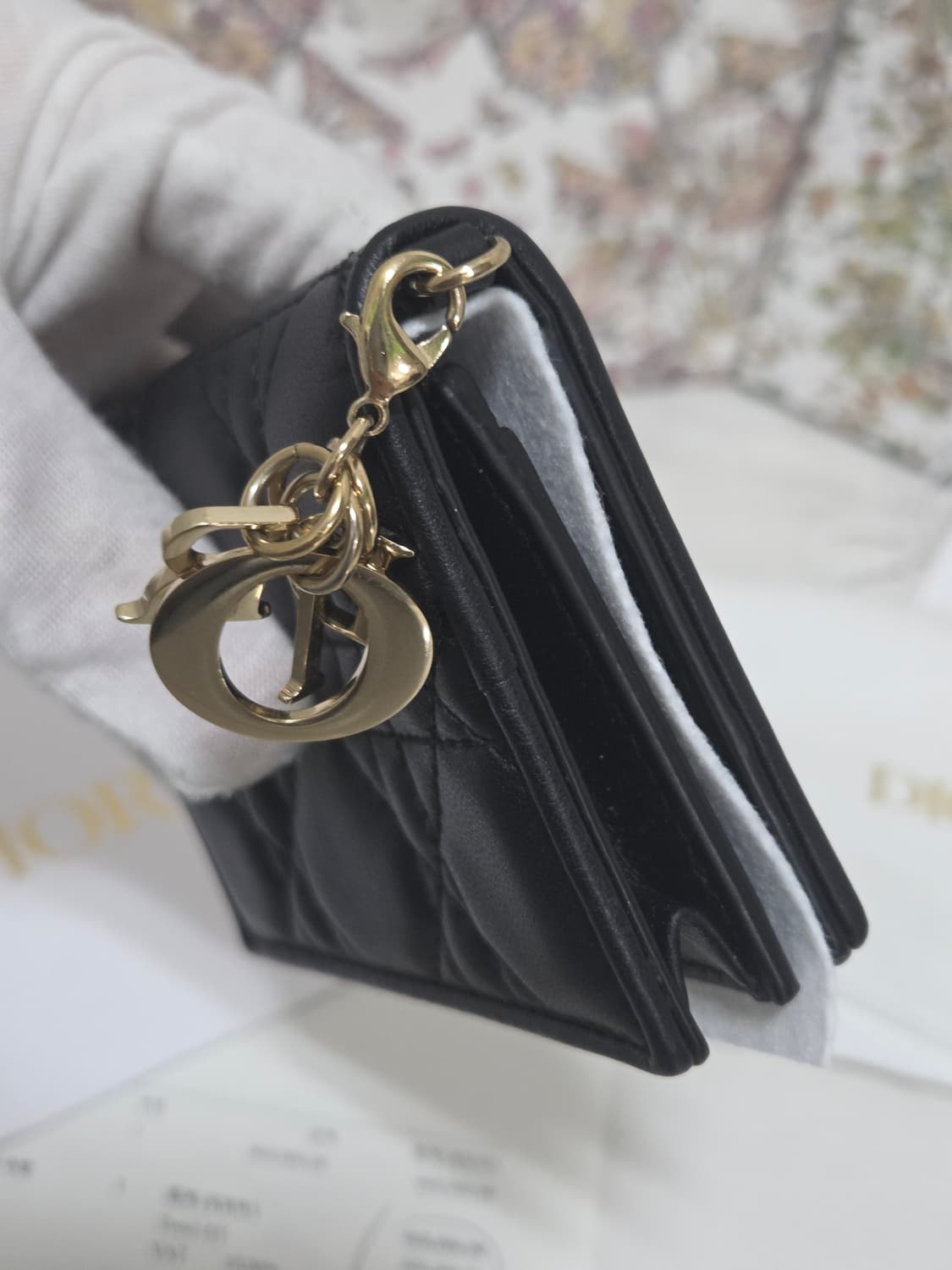 [새상품급] 디올 까나쥬 플랩 지갑 상품이미지4