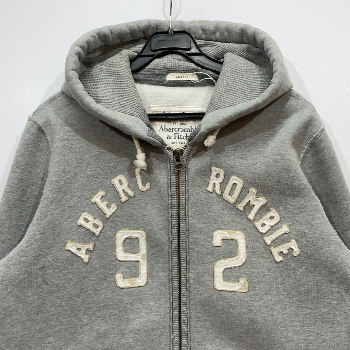 Abercrombie Classic Varsity Zip-Up Hoodi 상품이미지3