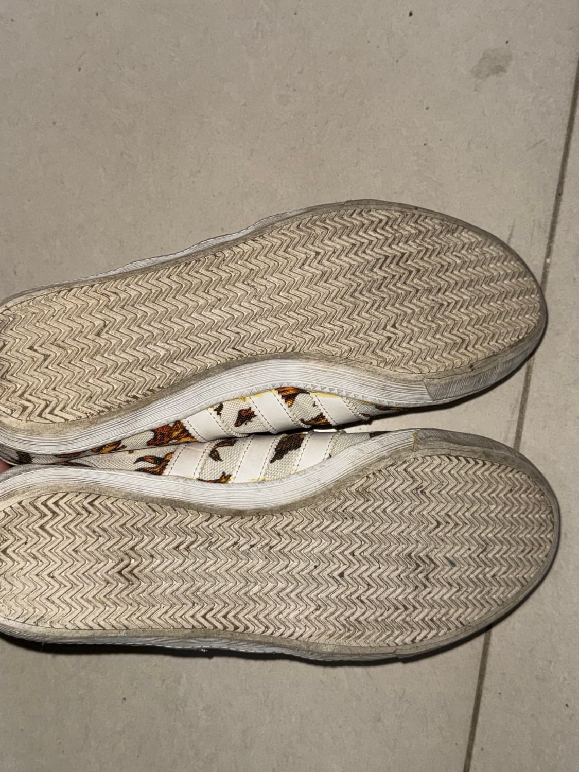 250 / 제레미스캇 아디다스 천사프린팅 스니커즈 상품이미지4