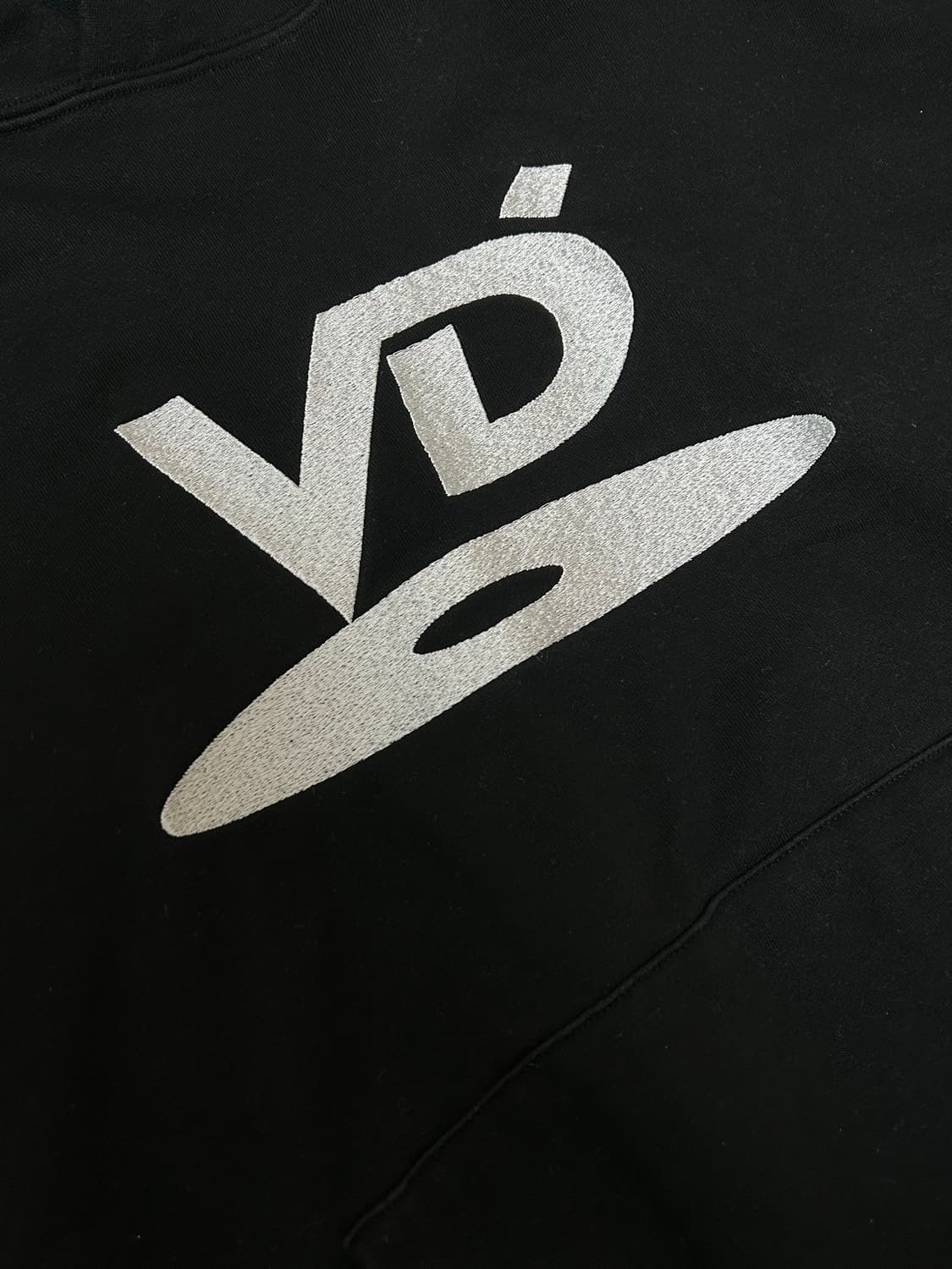 Vuja de (뷰자데) VD로고 블랙 후드티 상품이미지5