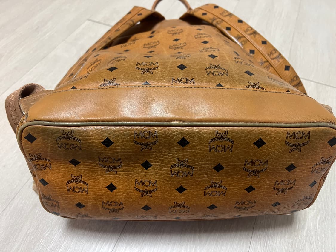 MCM 비세토스 백팩 미디움 사이즈 상품이미지4