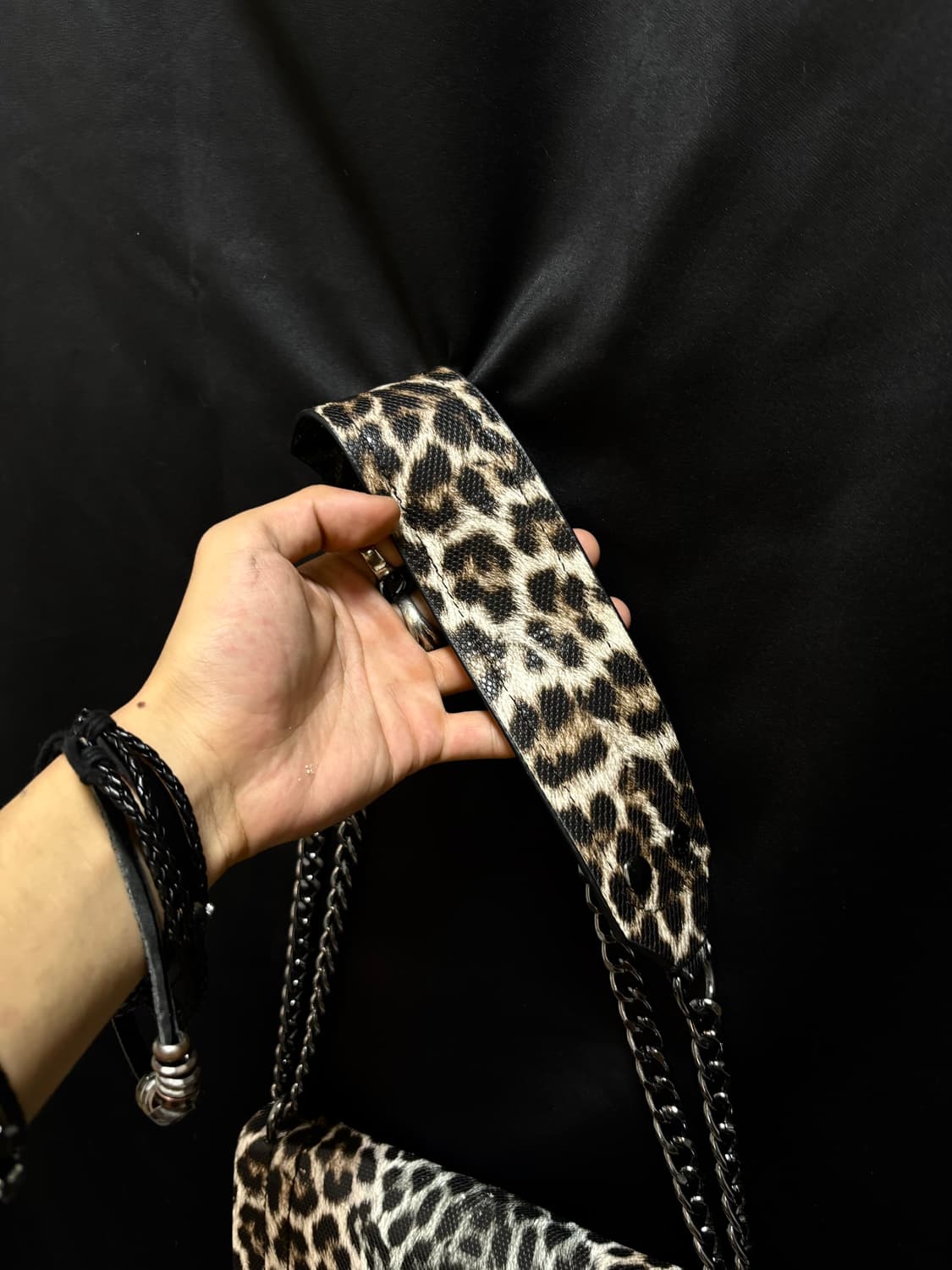 “Guess” Leopard Pattern Kitsch Y2K Mood  상품이미지7