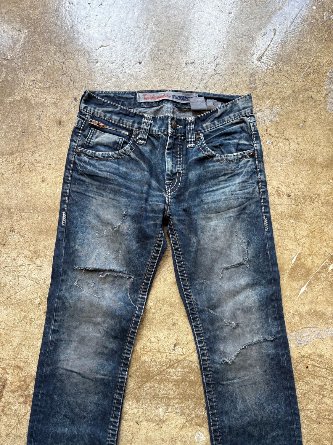 버커루 데미지 디테일 워싱 데님 팬츠 상품이미지3