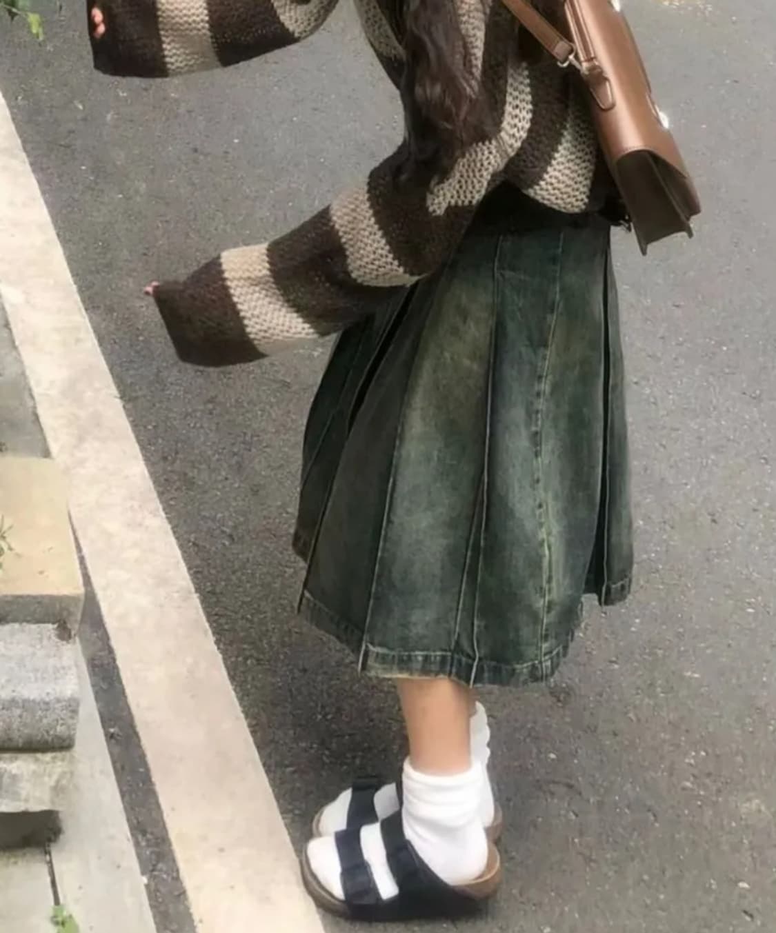 블루하츠 빈티지 워싱 플리츠 데님 미디 스커트 상품이미지1