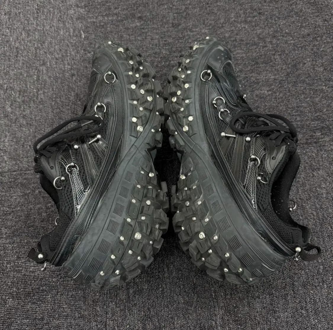 발렌시아가 피어싱 디펜더 45 상품이미지5