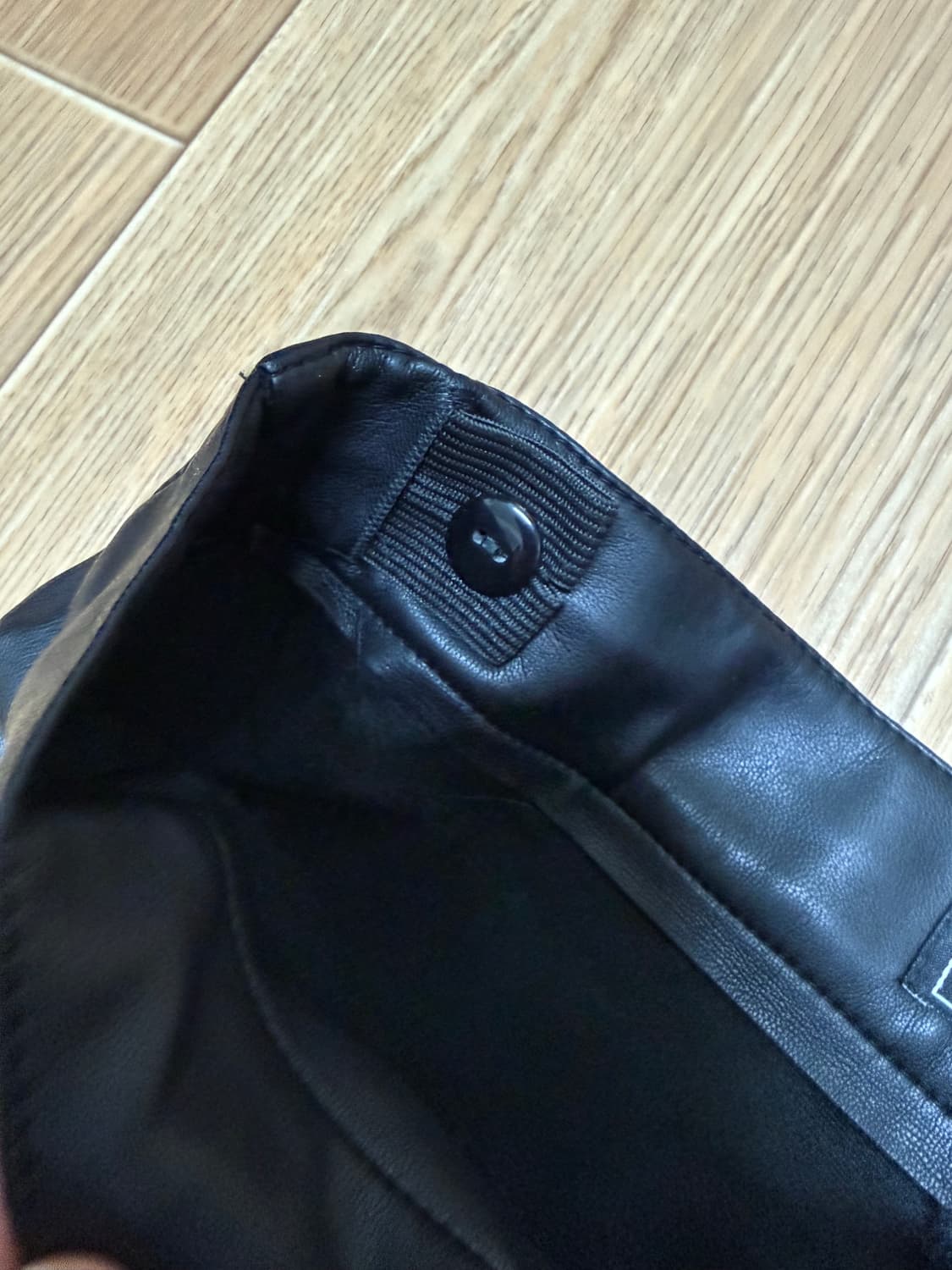 Manière De Voir 하이웨스트 레더 셔링팬츠 상품이미지6