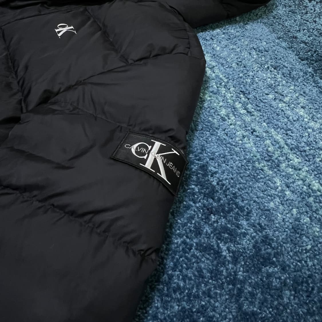 켈빈클라인 블랙 푸퍼 숏패딩 여성(F) 남성(S) 상품이미지2