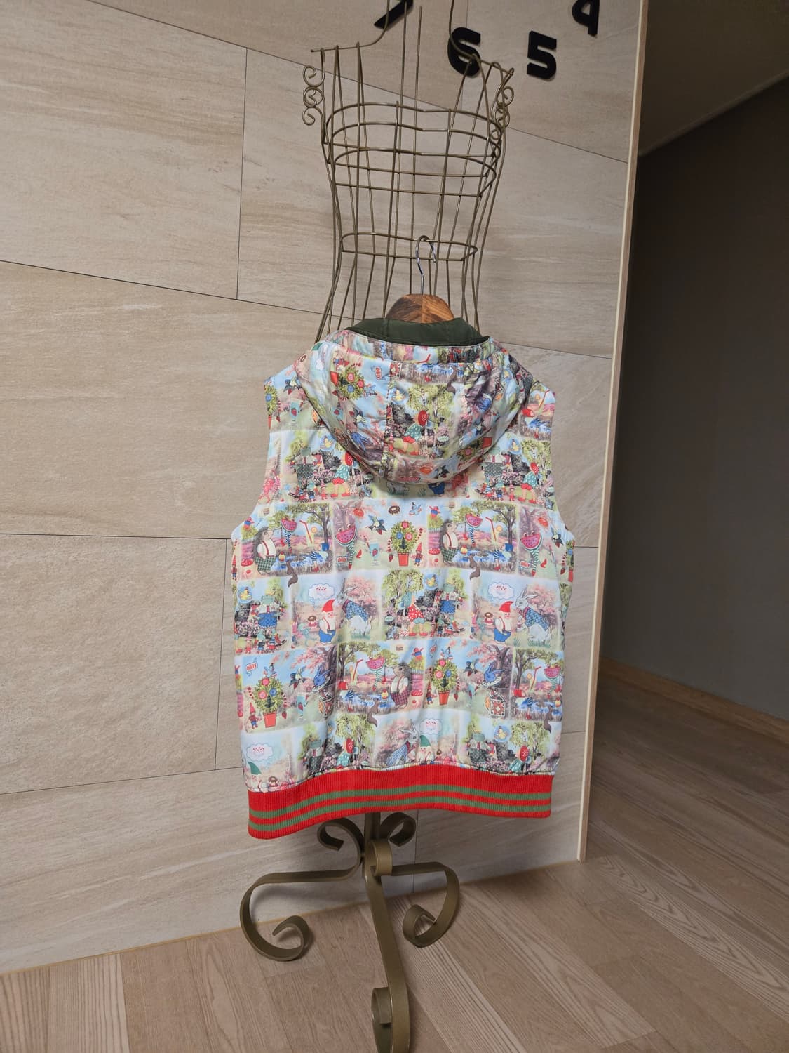 [m] 오일릴리 양면 후드 패딩 조끼 상품이미지4