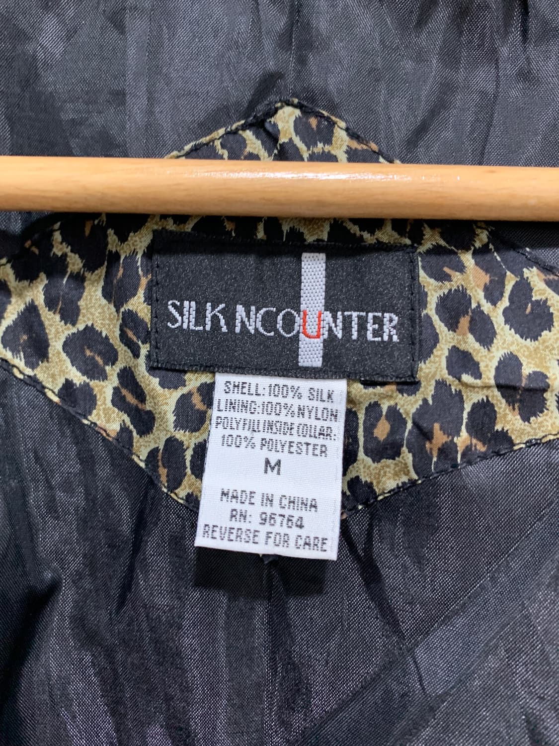 (빈티지)80‘s SILK NCOUNTER 레오파드 하이넥 카라 집업자켓 상품이미지3