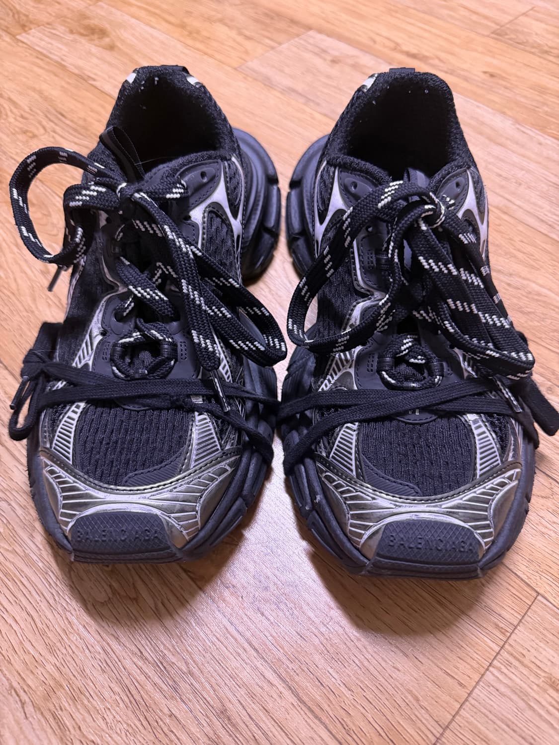 정품) 풀구성 발렌시아가 3xl 블랙 화이트스니커즈 상품이미지1