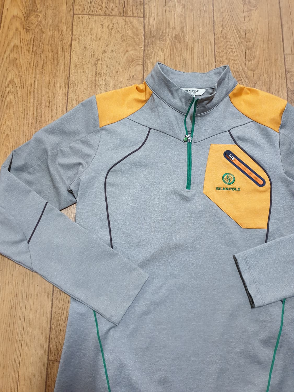 1070 빈폴 아웃도어 반집업 여성 90사이즈입니다 상품이미지4