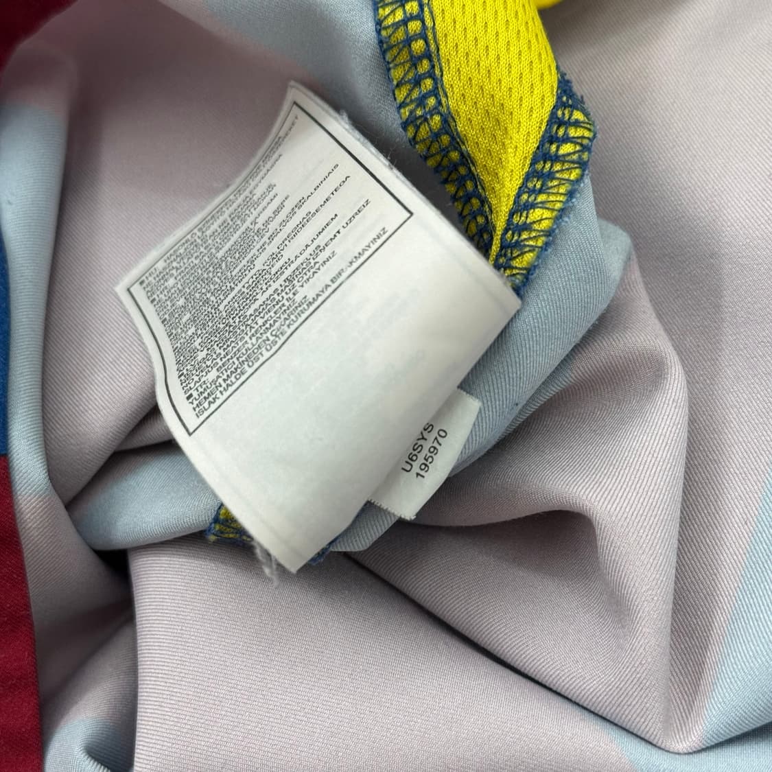 05-06 바르셀로나 홈 No.11 호나우지뉴 상품이미지9