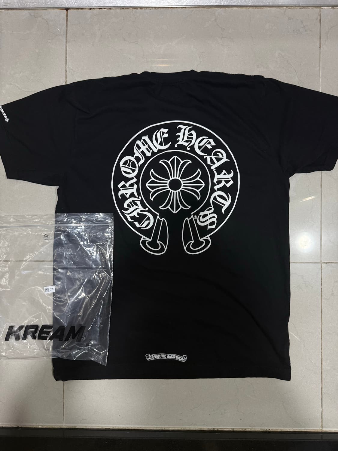 [당일출고,L] 크림판 구매내역 26SS 크롬하츠 홀스슈 포켓 반팔  상품이미지1