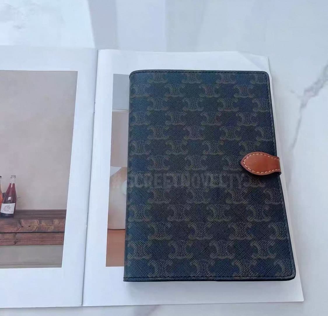  셀린느 트리옹페 다이어리 상품이미지1