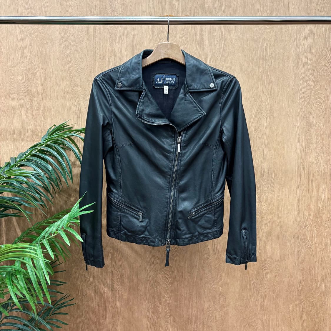 아르마니 진스 레더 자켓 투웨이 클로징 소매 지퍼 디테일 슬림핏 블랙 상품이미지1