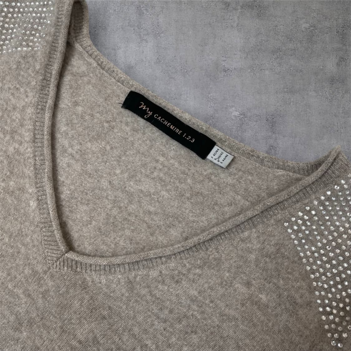 Maison123 베이지 캐시미어100 브이넥 니트 42/44  상품이미지2