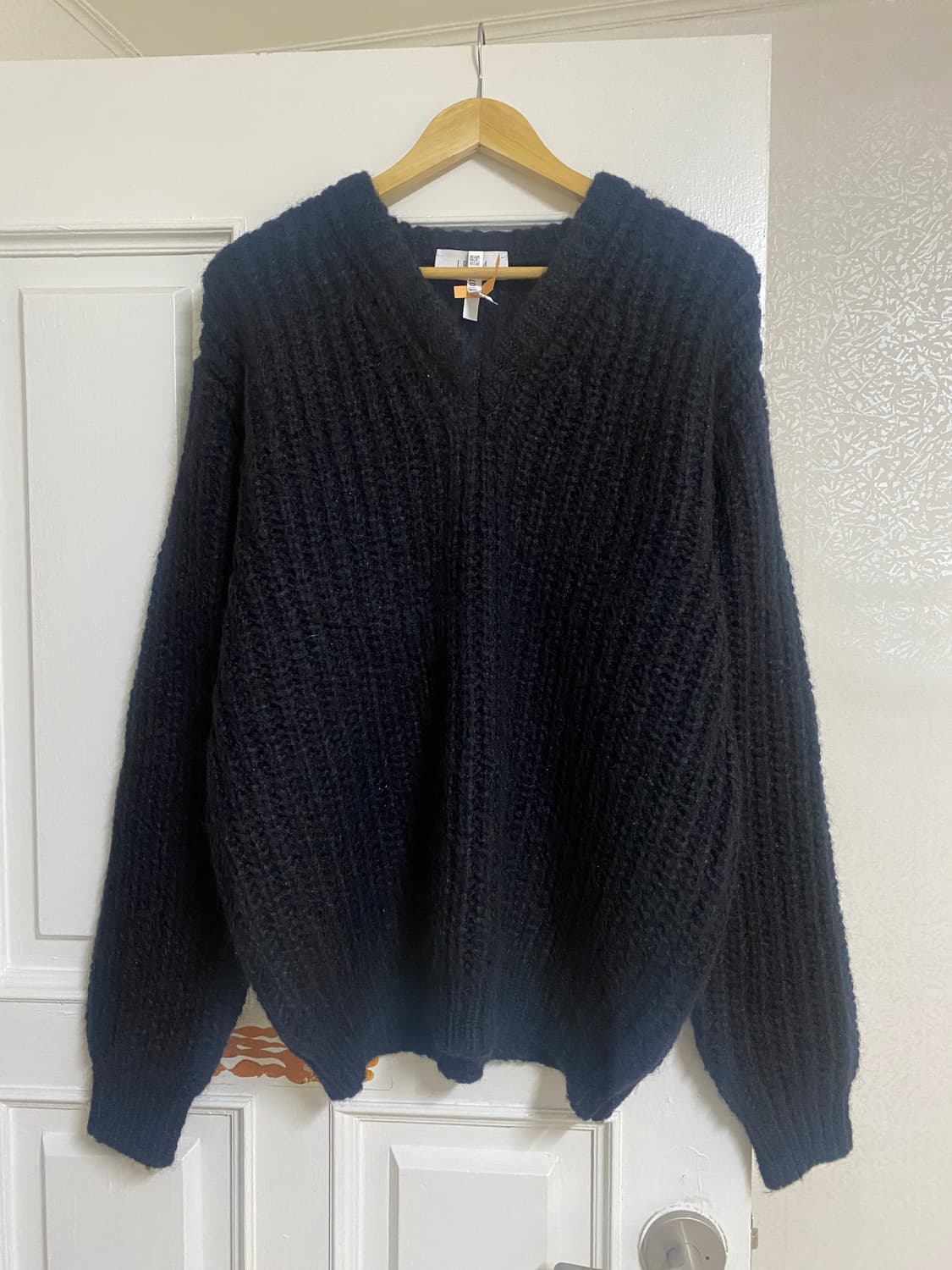 제이리움 까노 알파카 청키 브이넥 니트 블랙 상품이미지1